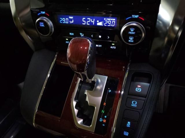 TOYOTA ALPHARD 2015 Image 31