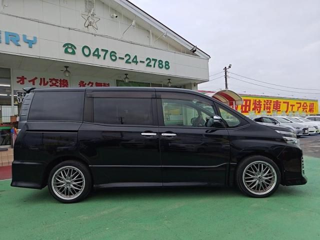 TOYOTA VOXY 2015 Image 31