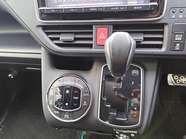 TOYOTA VOXY 2015 Image 31