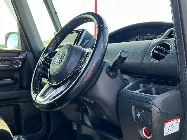 HONDA N BOX CUSTOM 2019 Image 31