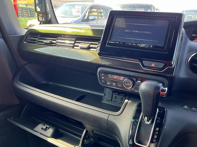 HONDA N BOX CUSTOM 2019 Image 31