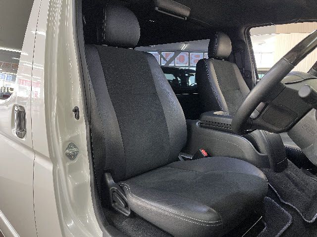 TOYOTA HIACE VAN 2WD 2022 Image 31