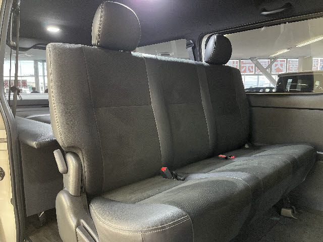 TOYOTA HIACE VAN 2WD 2022 Image 31