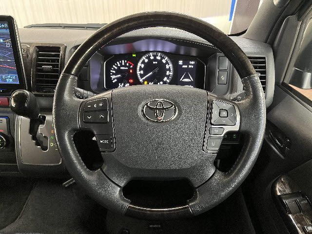 TOYOTA HIACE VAN 2WD 2022 Image 31