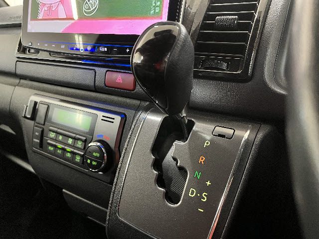 TOYOTA HIACE VAN 2WD 2022 Image 31