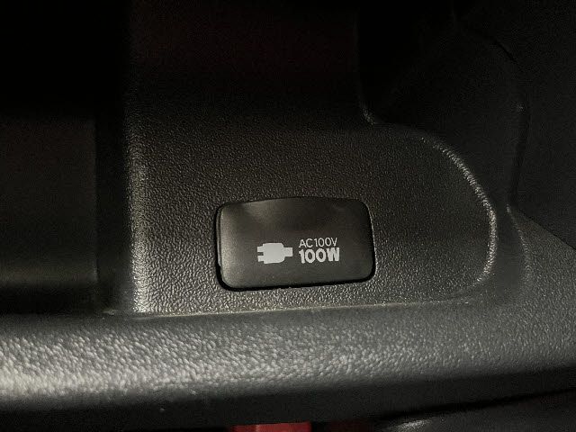 TOYOTA HIACE VAN 2WD 2022 Image 31