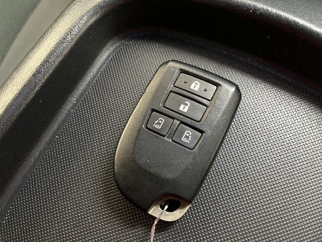 TOYOTA HIACE VAN 2WD 2022 Image 31