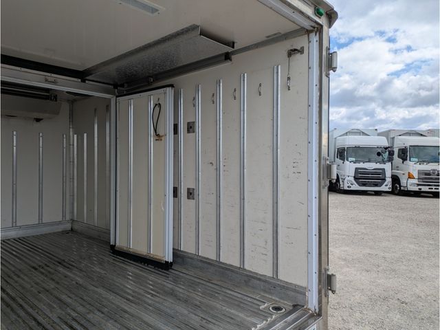 ISUZU ELF 2019 Image 31