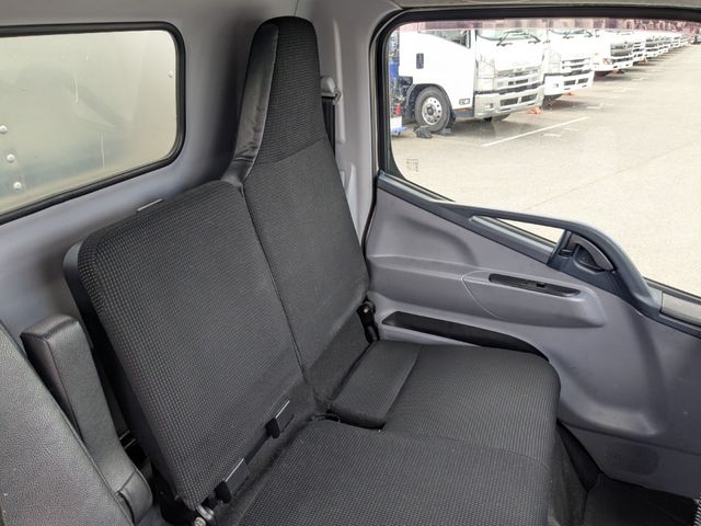 MITSUBISHI CANTER 2018 Image 31