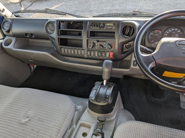 HINO DUTRO 2018 Image 31