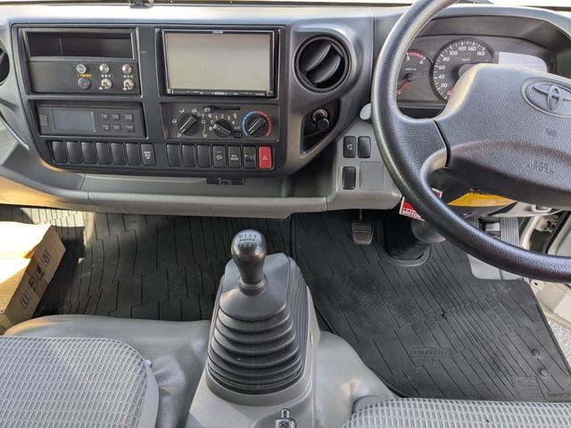 TOYOTA DYNA 2014 Image 31