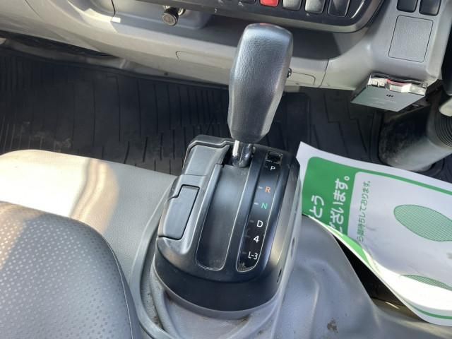 HINO DUTRO 2018 Image 31