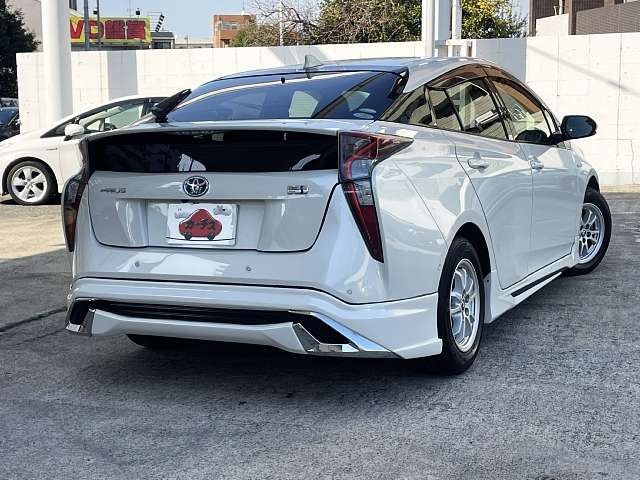 TOYOTA PRIUS 2017 Image 31