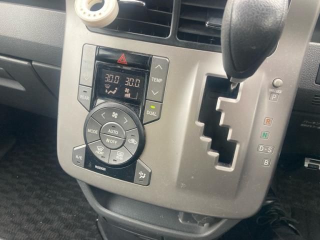 TOYOTA VOXY 4WD 2008 Image 31