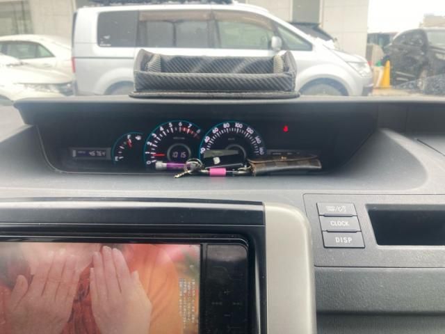 TOYOTA VOXY 4WD 2008 Image 31