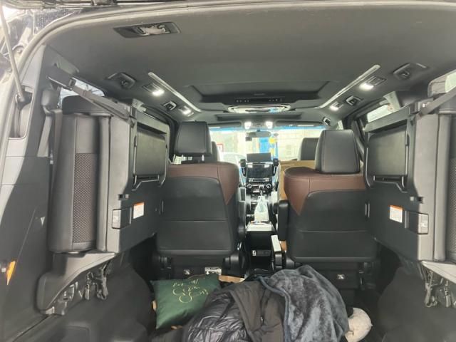 TOYOTA ALPHARD 2017 Image 31