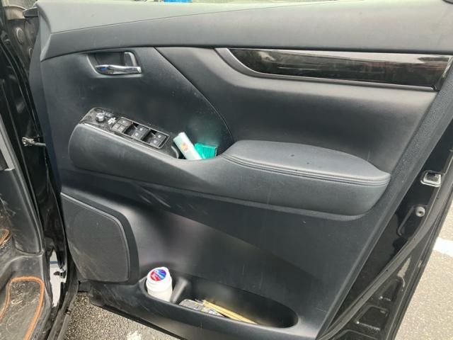 TOYOTA ALPHARD 2017 Image 31