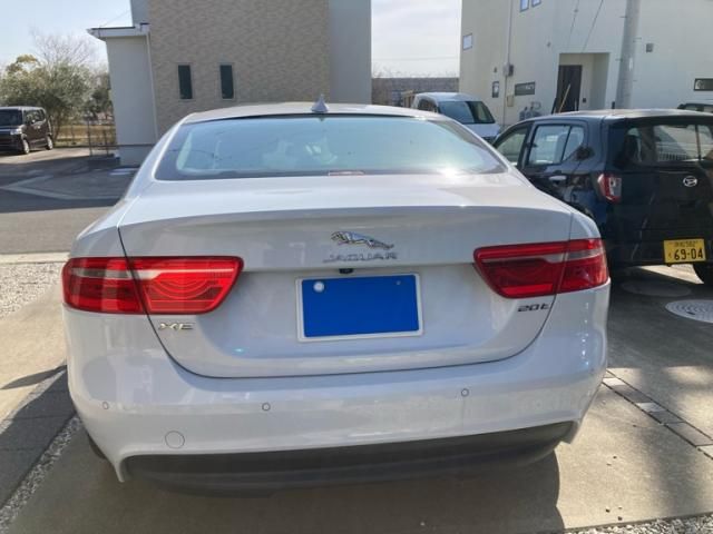 JAGUAR XESERIES 2015 Image 31