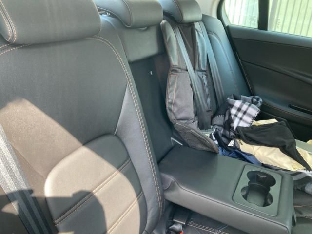 JAGUAR XESERIES 2015 Image 31