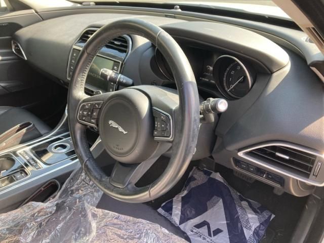 JAGUAR XESERIES 2015 Image 31