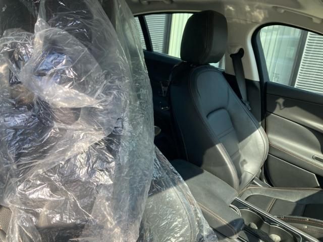 JAGUAR XESERIES 2015 Image 31