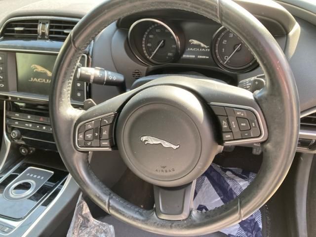 JAGUAR XESERIES 2015 Image 31