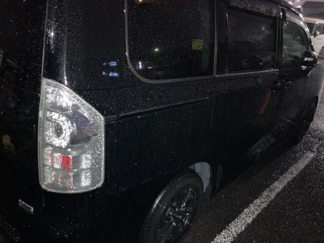 TOYOTA VOXY 2011 Image 31