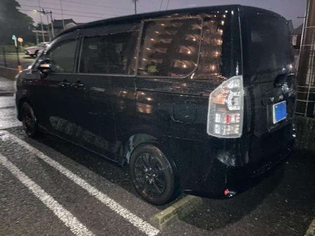 TOYOTA VOXY 2011 Image 31