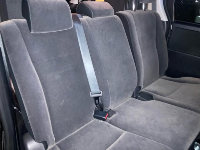 TOYOTA VOXY 2011 Image 31