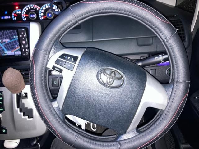 TOYOTA VOXY 2011 Image 31