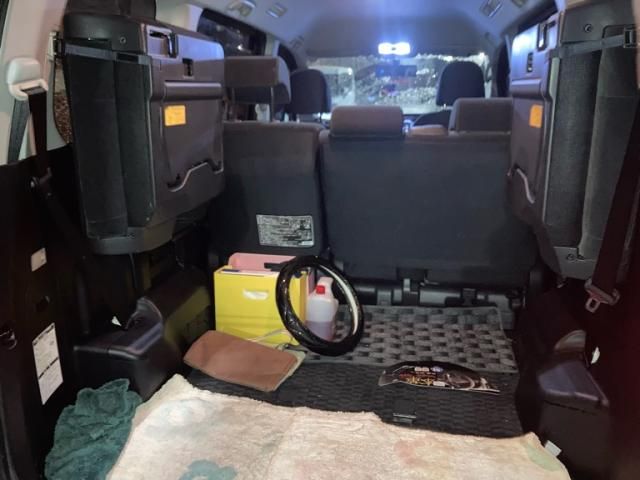 TOYOTA VOXY 2011 Image 31