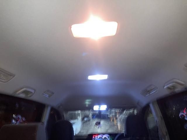 TOYOTA VOXY 2011 Image 31