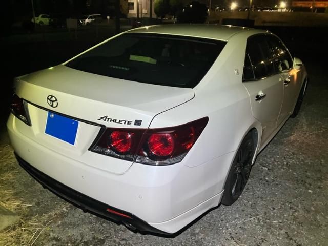 TOYOTA CROWN SEDAN 2017 Image 31