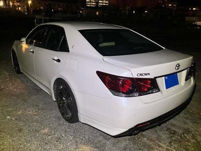 TOYOTA CROWN SEDAN 2017 Image 31