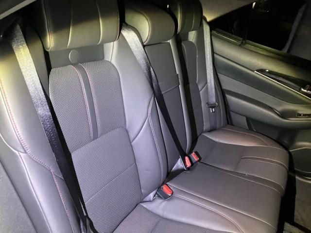 TOYOTA CROWN SEDAN 2017 Image 31