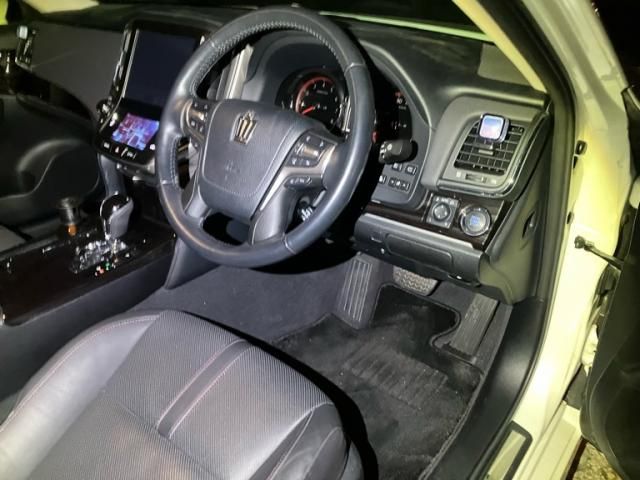 TOYOTA CROWN SEDAN 2017 Image 31