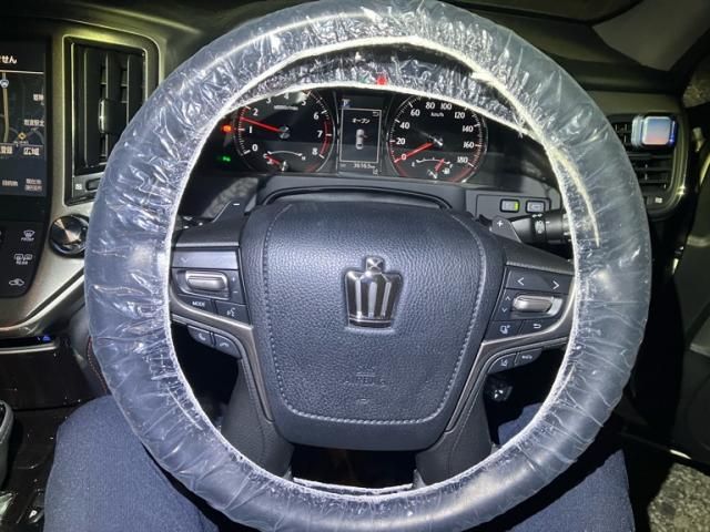 TOYOTA CROWN SEDAN 2017 Image 31