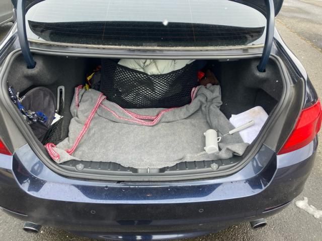 BMW 5SERIES SEDAN 2011 Image 31