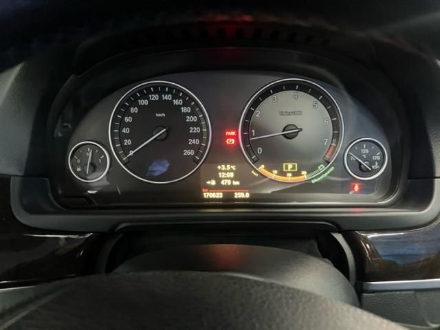 BMW 5SERIES SEDAN 2011 Image 31