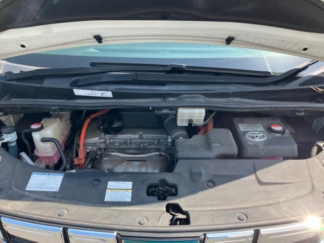 TOYOTA ALPHARD HYBRID 4WD 2016 Image 31