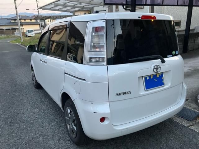 TOYOTA SIENTA 2014 Image 31