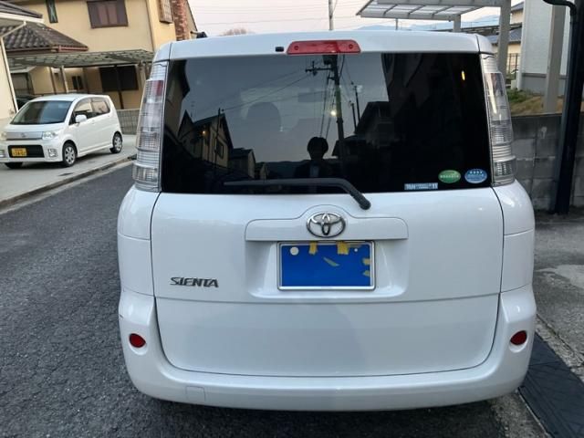 TOYOTA SIENTA 2014 Image 31