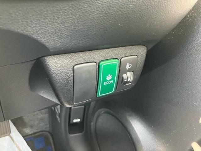 HONDA FIT HYBRID 2011 Image 31