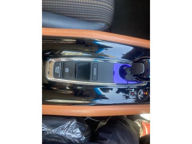 HONDA VEZEL HYBRID 2014 Image 31