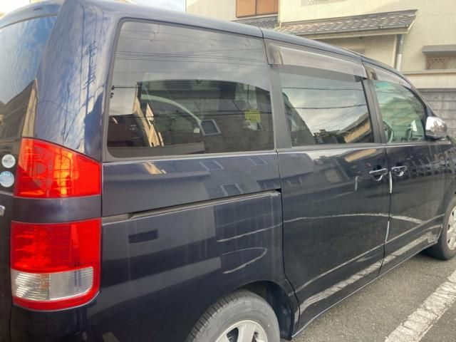 TOYOTA NOAH 2005 Image 31