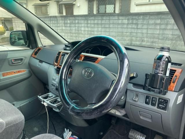 TOYOTA NOAH 2005 Image 31