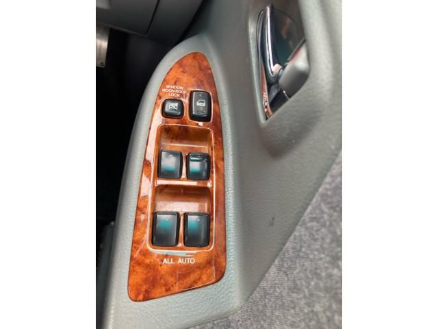 TOYOTA NOAH 2005 Image 31