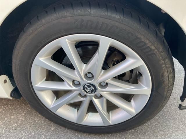 TOYOTA PRIUS ALPHA 2017 Image 31