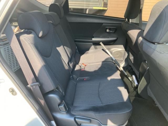 TOYOTA PRIUS ALPHA 2017 Image 31