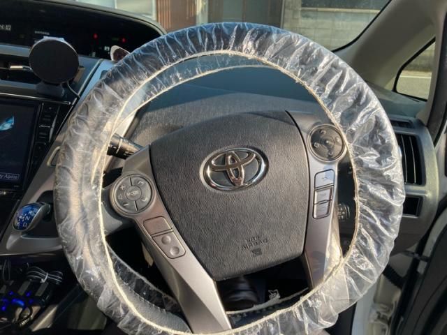 TOYOTA PRIUS ALPHA 2017 Image 31